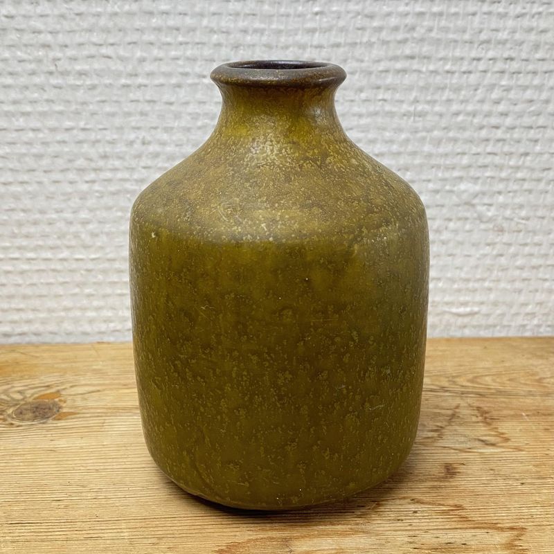 Turid Mjelde, grønn vase