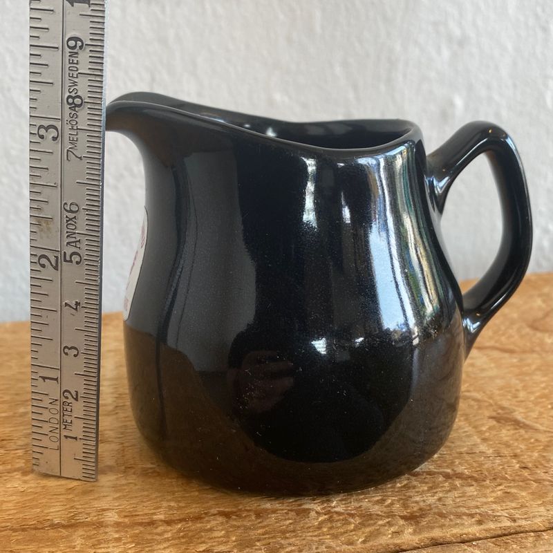 Glohane, svart fløtemugge
